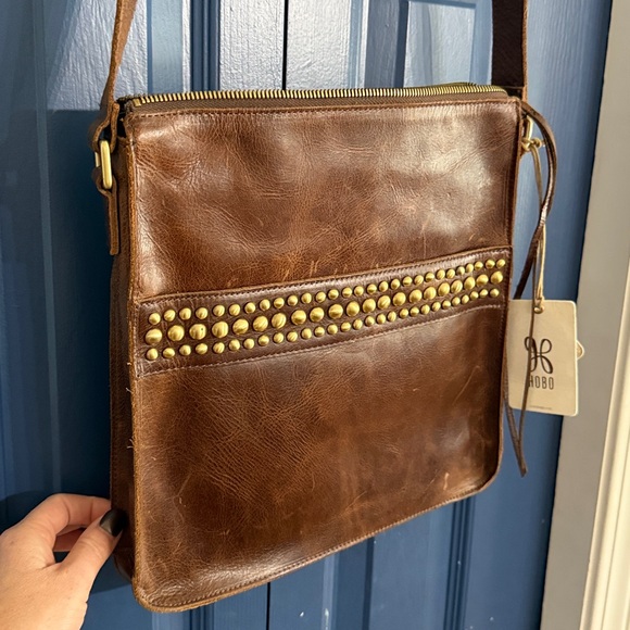 HOBO Mystic Genuine Leather Crossbody Bag with Floral Liner NWT - Picture 4 of 8